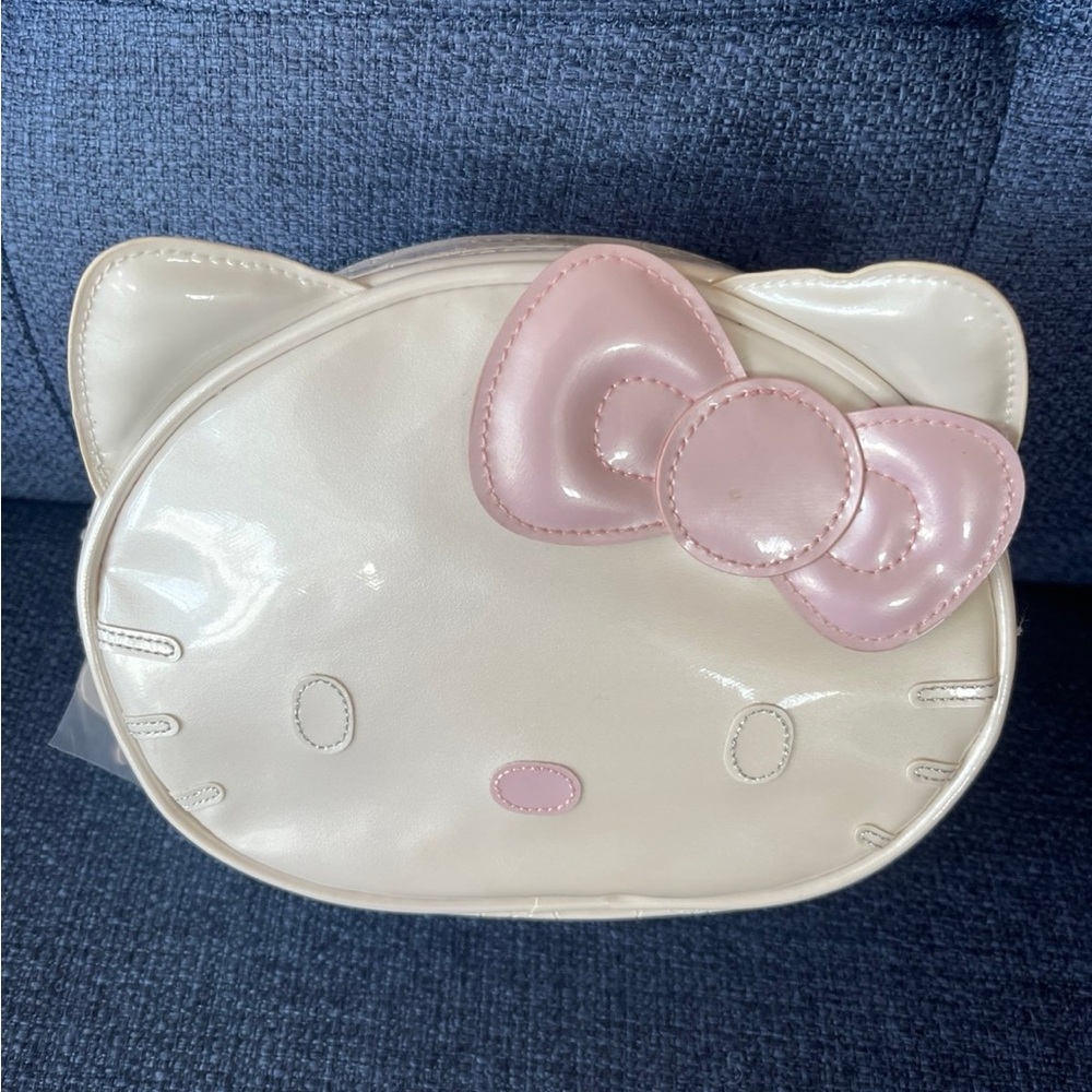 2010 Hello Kitty Cosmetic Bag-NEW